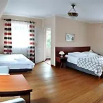 Bed & Breakfast Tadeusz I W Darlowku 3*